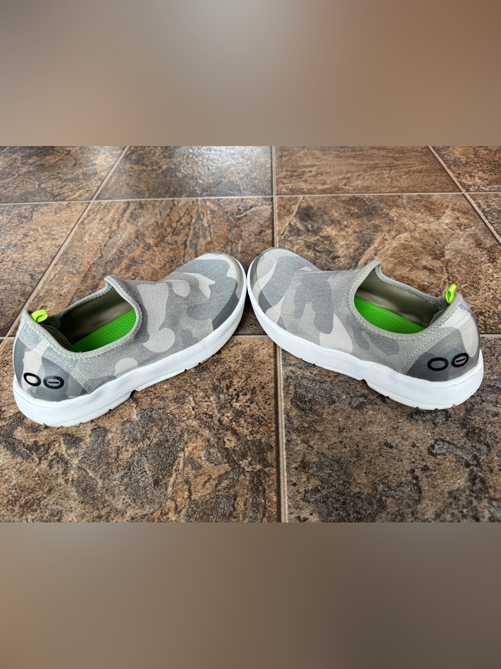 Oofos OOmg eeZee Low Camo Comfort Slip On Shoes Sneakers- Women’s Size 7